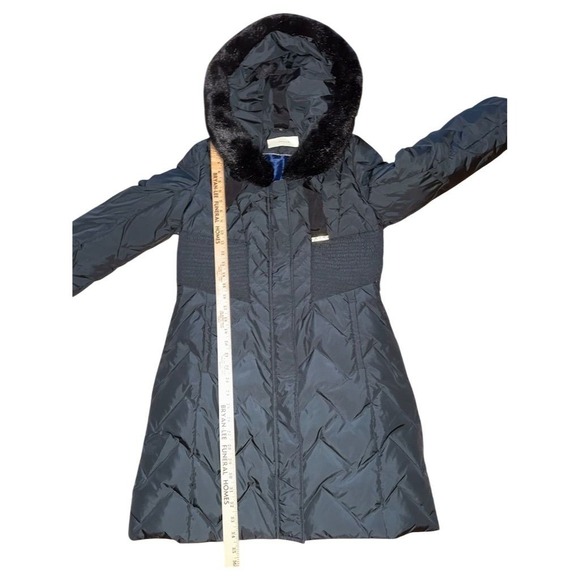 Tahari Women's Black Hooded Quilted Puffer Coat Faux Fur Trim M stadium length - Picture 8 of 15